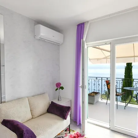 Guest house Mia In Medveja - Kvarner Region